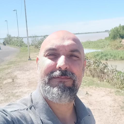 Dr. Alejandro Grande